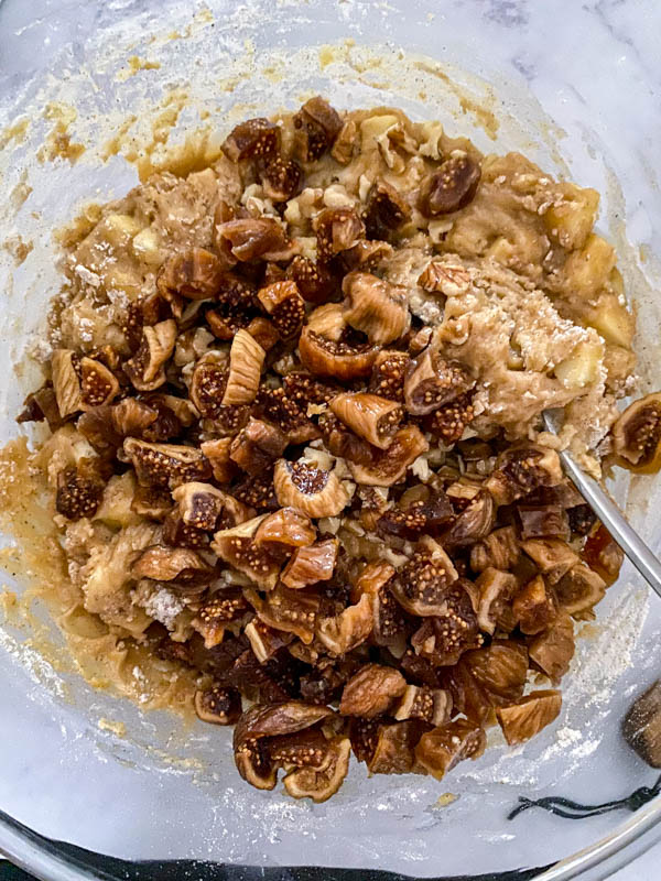 The semi-dried figs are now added to the cake batter along with the chopped walnuts.